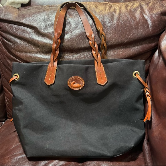 Dooney and Bourke  Nylon Shopper pre-owned - Picture 1 of 5